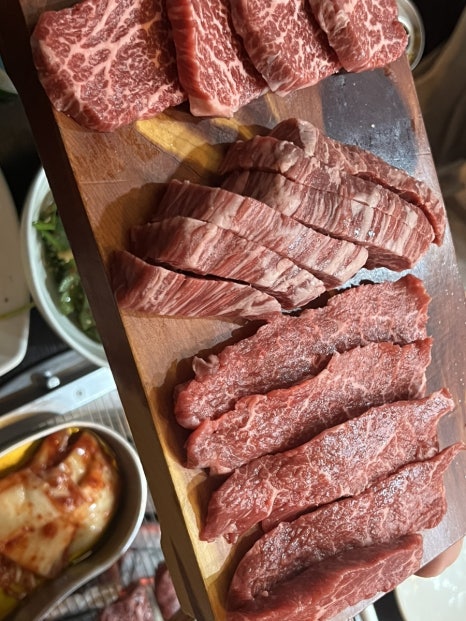 육화숯불생고기 이미지