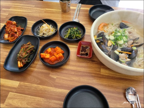 진 해물칼국수 보쌈 이미지