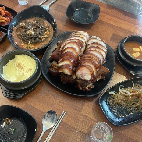 명품웃거리왕족발 이미지