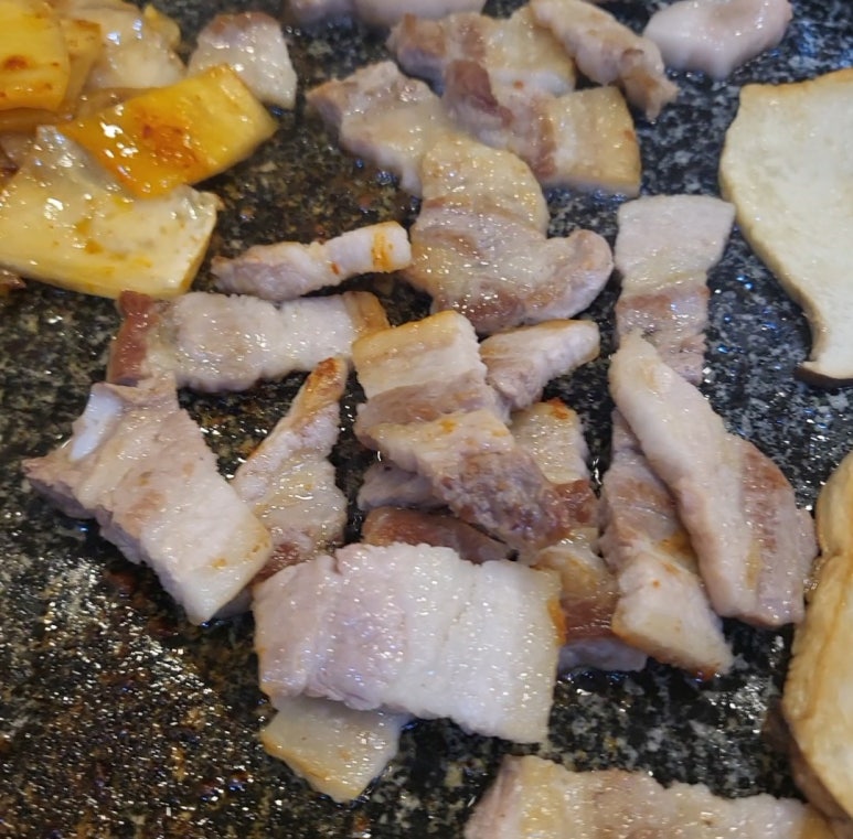 돌판삼겹살 쌈 이미지