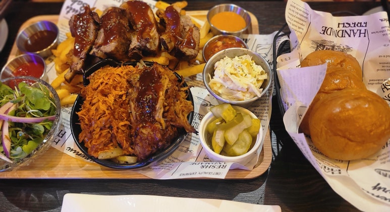 찢은고기 이미지