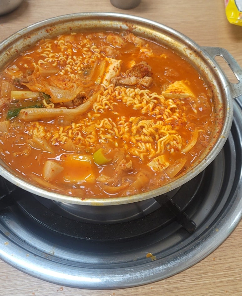 돈가네김치찌개 동천점 이미지