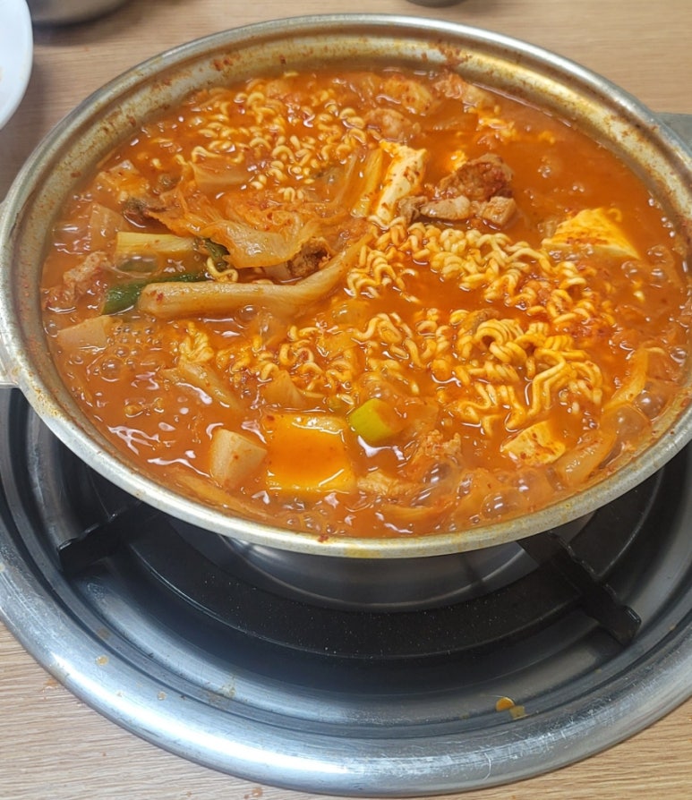 돈가네김치찌개 동천점 이미지