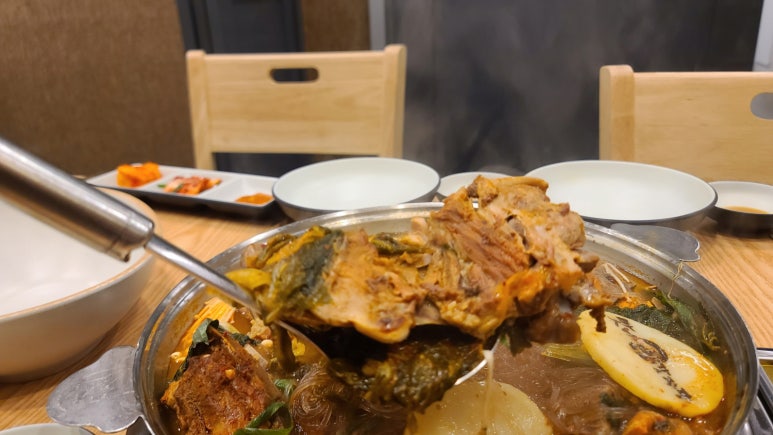 맛나감자탕 이미지