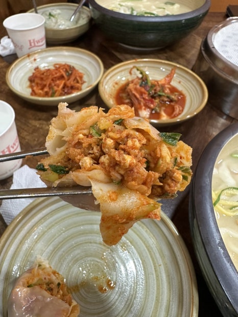 이유간백년칼국수 이미지