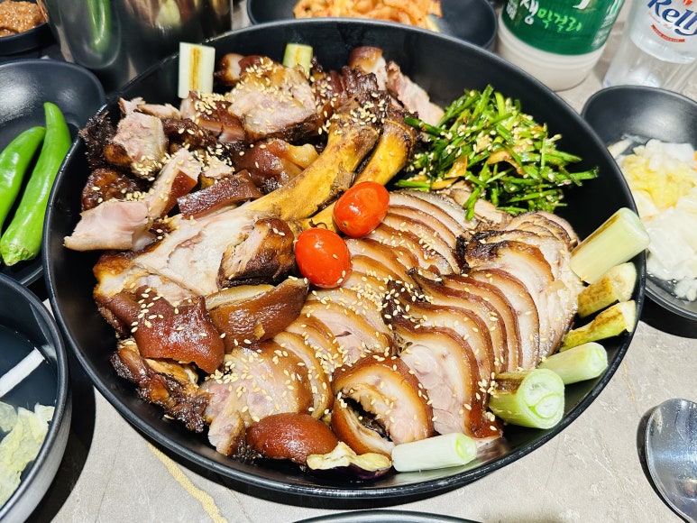신마님왕족발 이미지