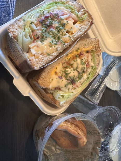 카페어아지트 이미지