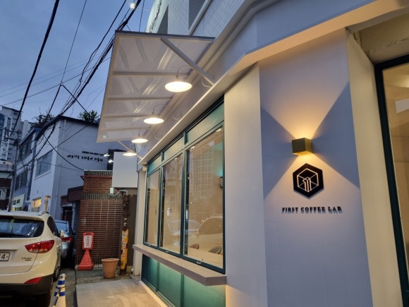 퍼스트커피랩 이미지