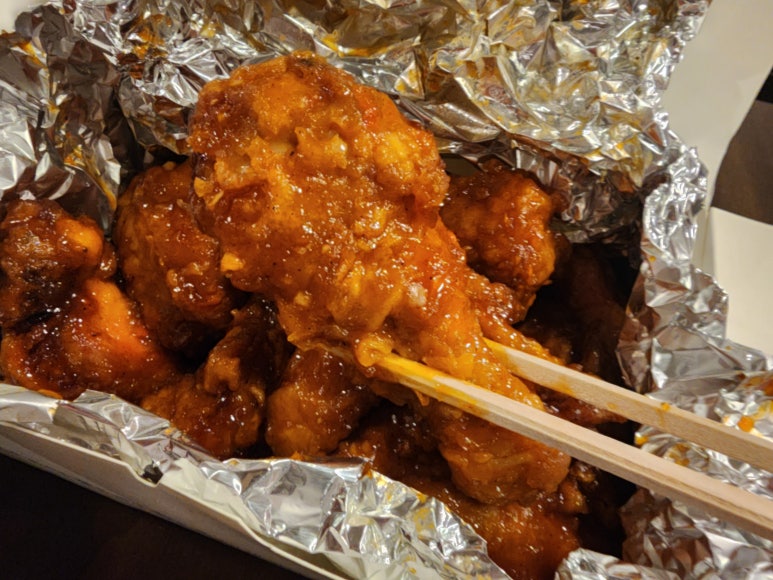 몽이두마리치킨 이미지