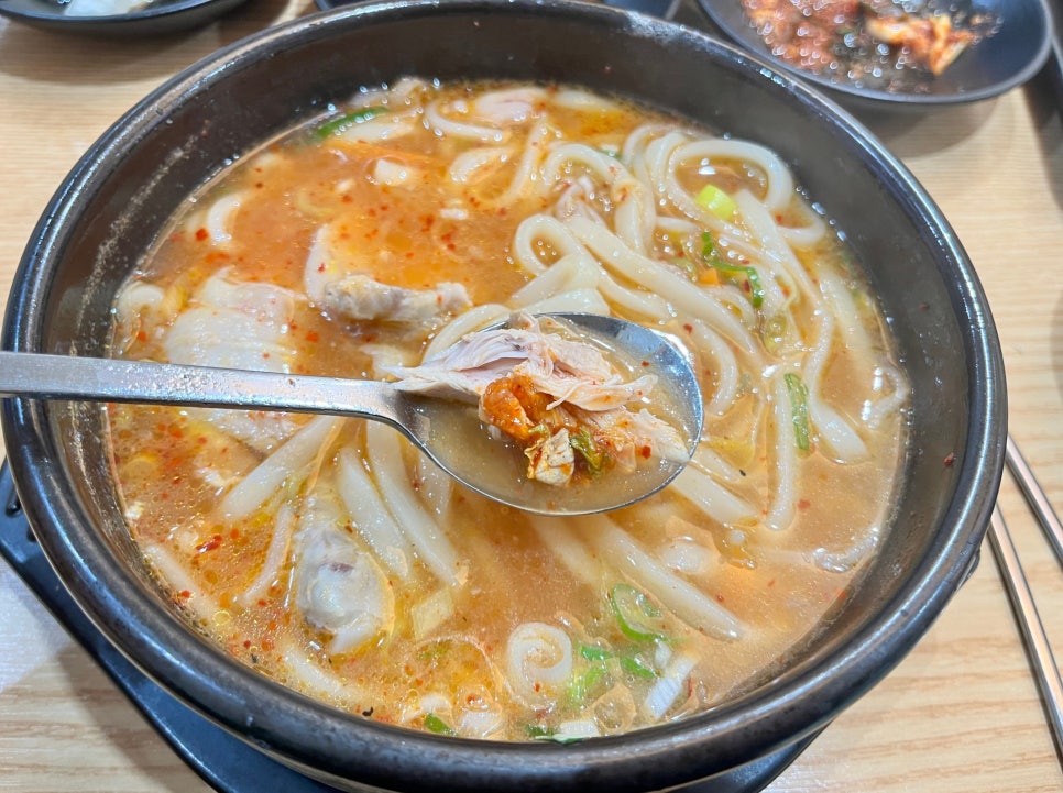 수정닭반마리칼국수 이미지