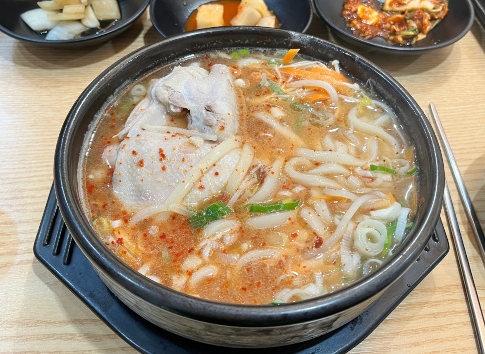 수정닭반마리칼국수 이미지