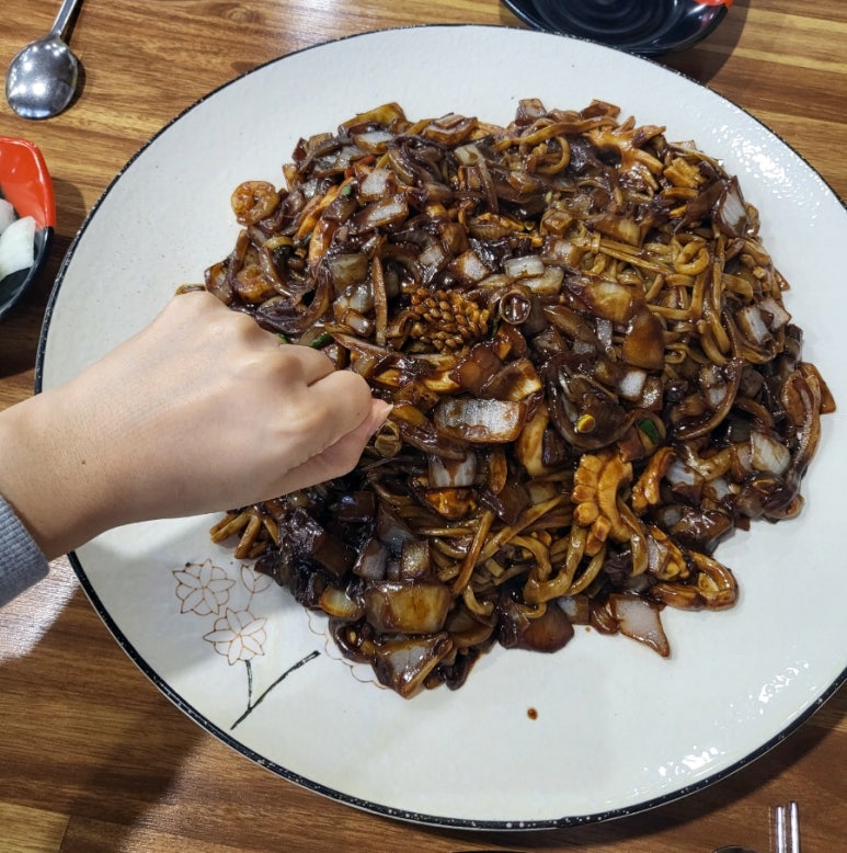 진짜손짜장 이미지