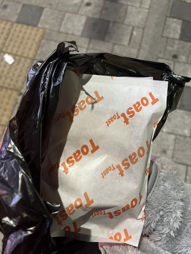 꿀꿀토스트 이미지