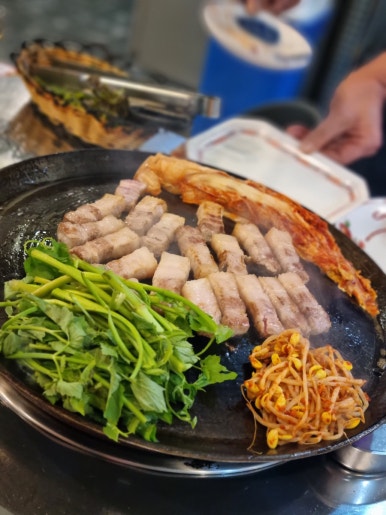 할매솥뚜껑삼겹살 이미지