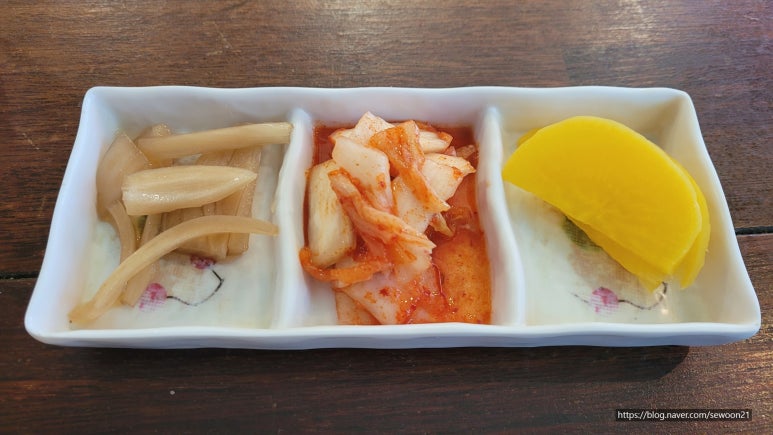 돈까스와김치찌개 이미지