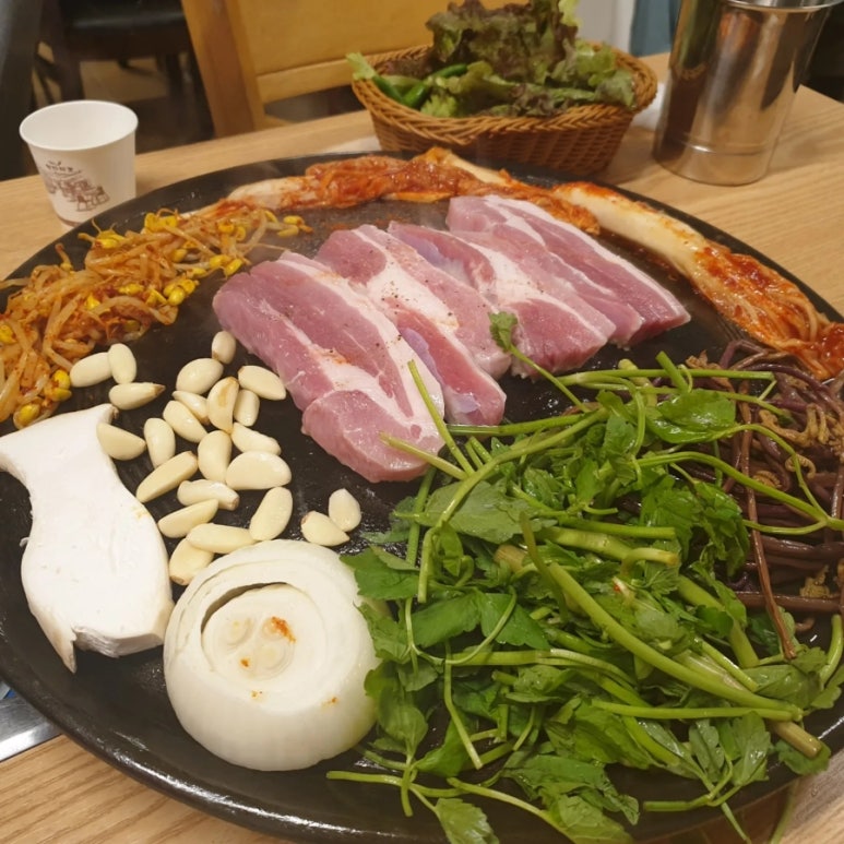 교하솥뚜껑삼겹살 이미지