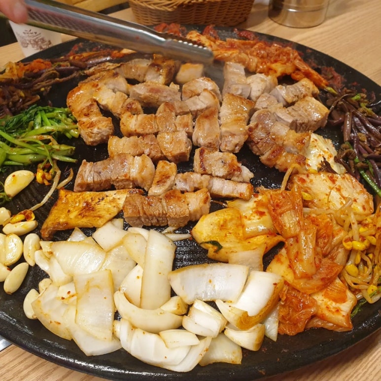 교하솥뚜껑삼겹살 이미지
