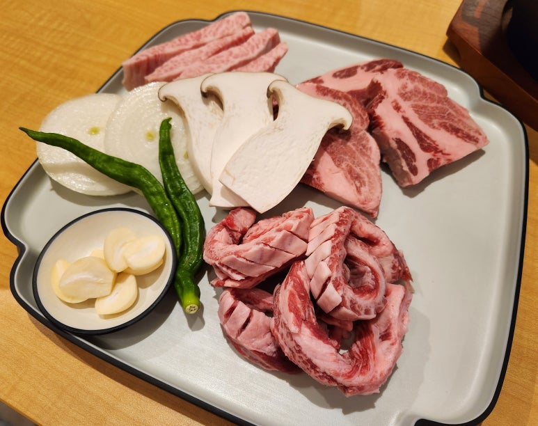 육화만개 이미지