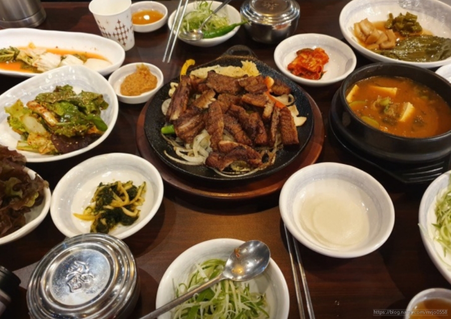 향은식당 이미지