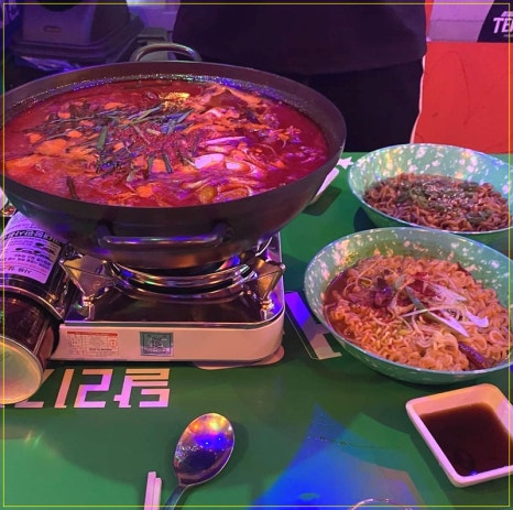 꿀 냉삼 포차 이미지