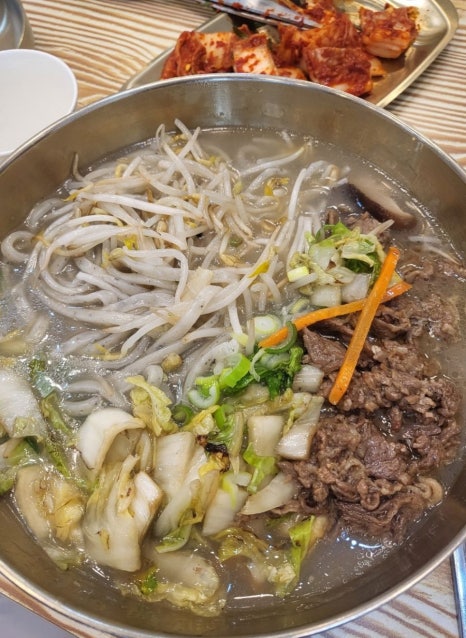 청춘칼국수 이미지
