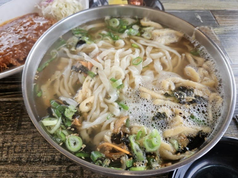 말랭이국수 이미지
