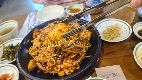 어두리<> 이미지