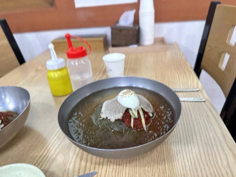 전통밀면 이미지