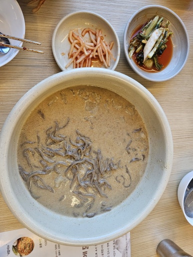 산아래메밀집 이미지