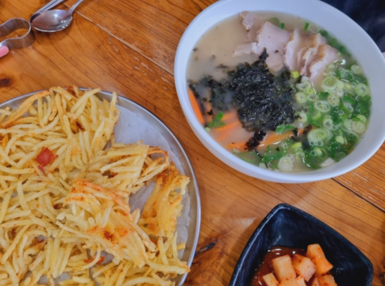 사랑고기국수 이미지