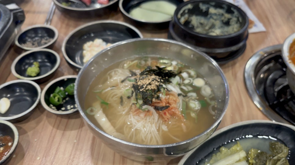 고씨네꺼먹돼지 이미지