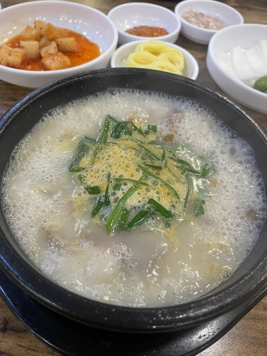 진뚝배기국밥 이미지