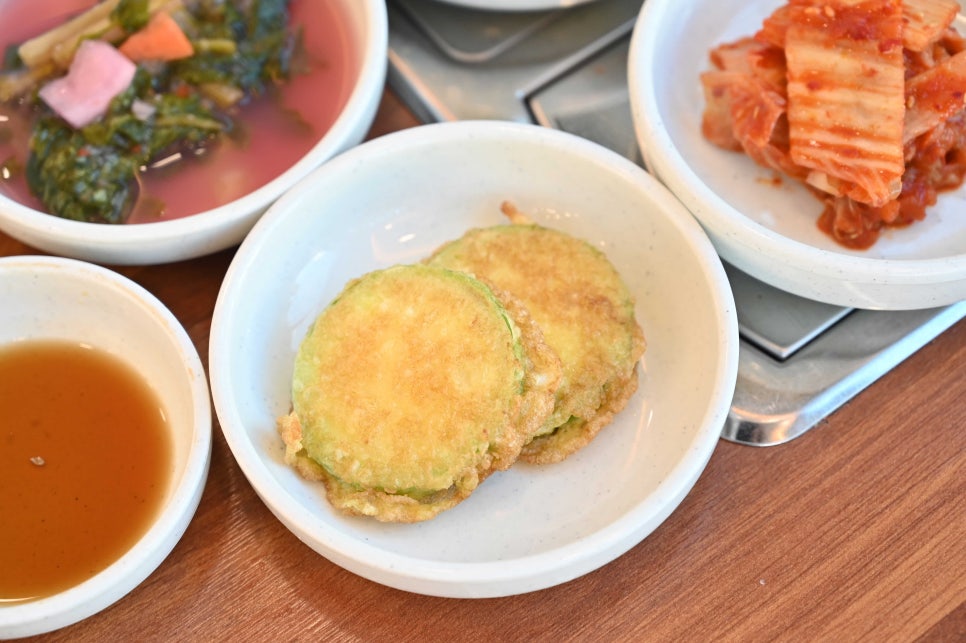 욱이반찬 이미지