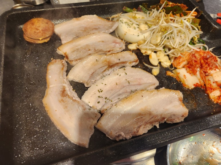돼지국민학교 이미지
