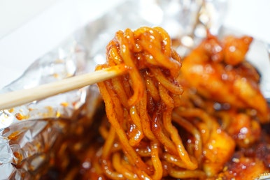 꾸브라꼬숯불두마리치킨진주 이미지