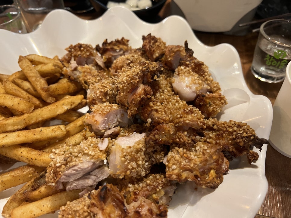 깜꼬치킨 이미지