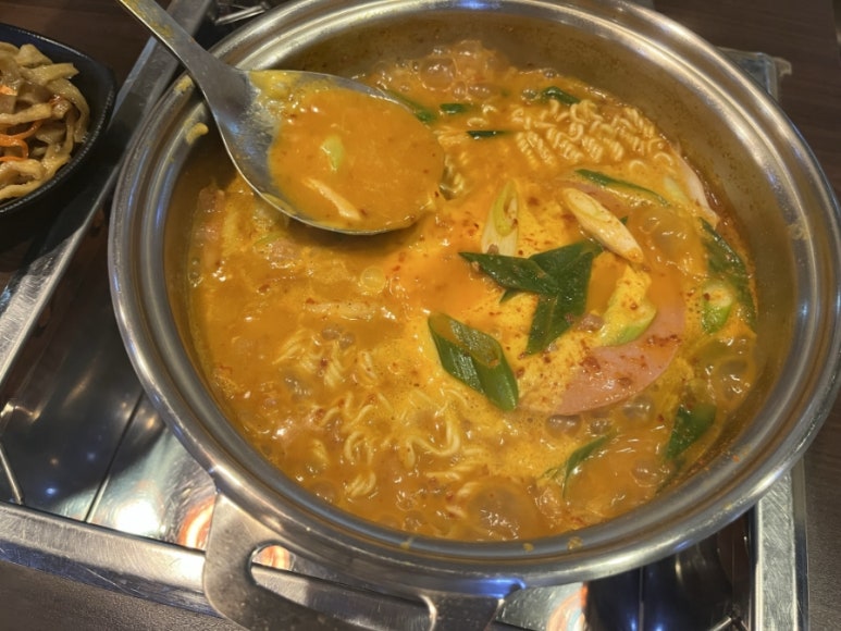 존슨부대찌개 이미지