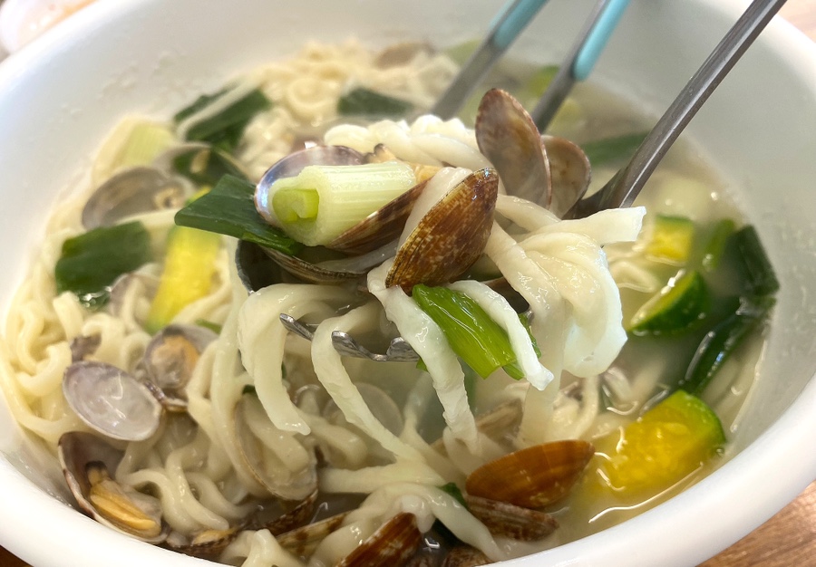 밀조아생바지락칼국수 이미지