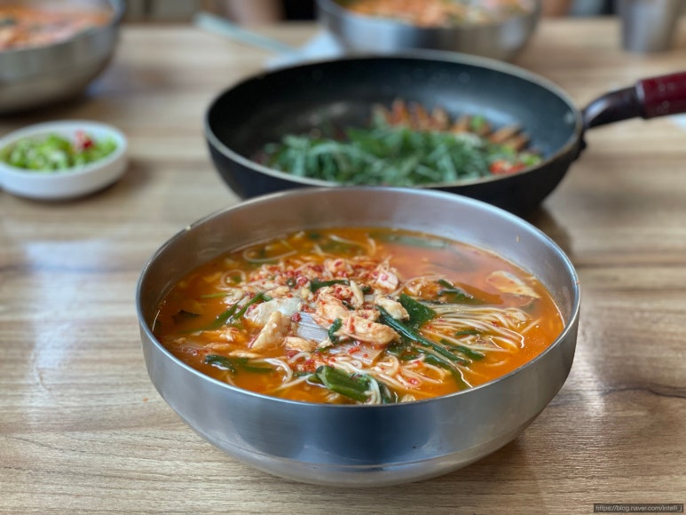 뿌리생선국수 이미지