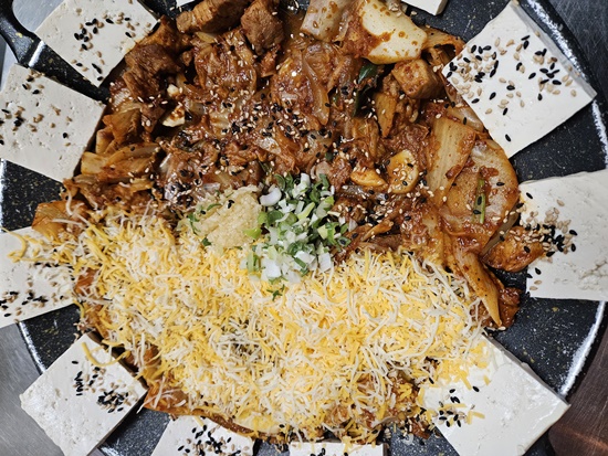 옛날돼지찌개철판구이 이미지