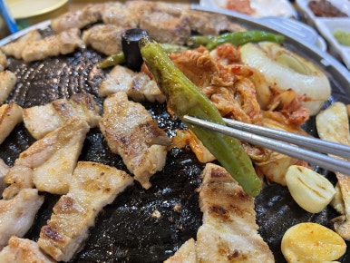 원조솥뚜껑삼겹살 이미지