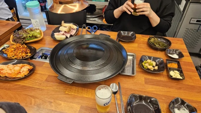 초롱꽃솥뚜껑삼겹살 이미지