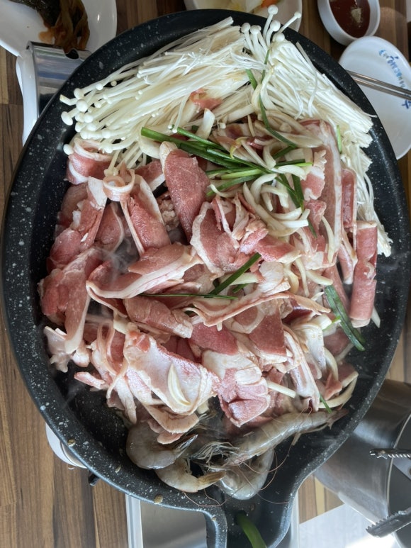 산아래황칠음식 이미지