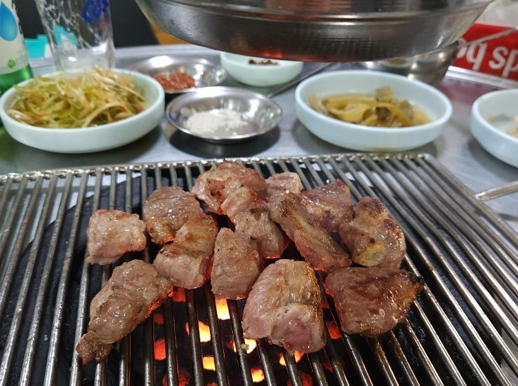 와우양철통소금구이 이미지