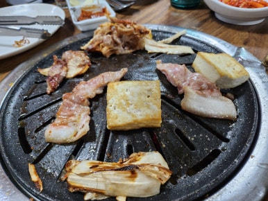 뒷고기와대패삼겹살 이미지