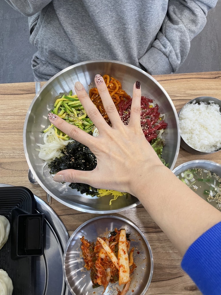 손큰육회 이미지