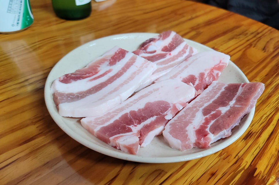 통나무돼지짱 이미지
