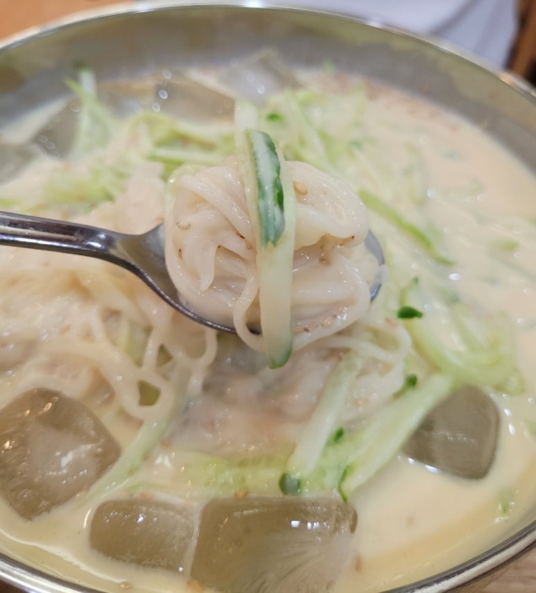 목련집 이미지
