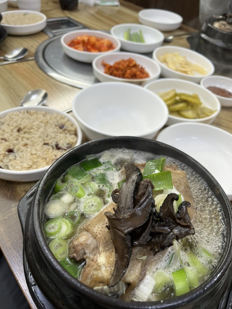능이버섯백숙 이미지
