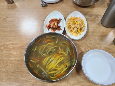 능이칼국수 이미지